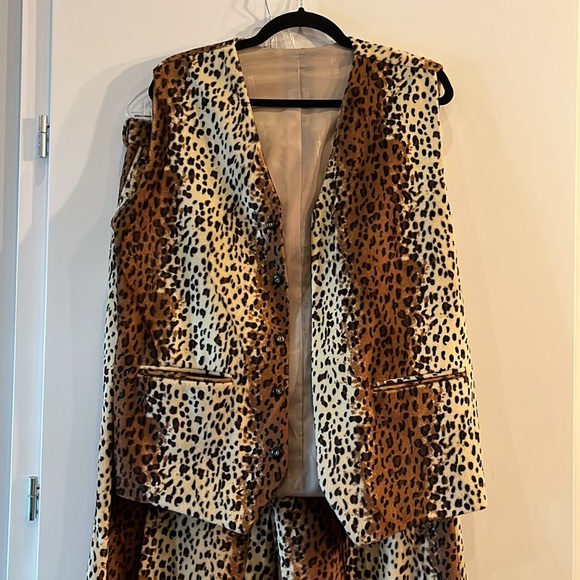 Men’s Size Large Suit - Picture 5 of 9